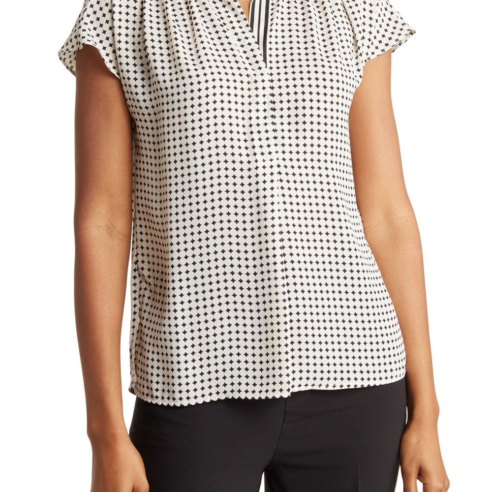 Max Studio Short Sleeve Popover Blouse Black/Ivory Star Dot Size Large
